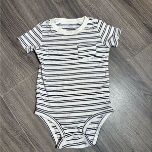 Carter’s One Piece Outfit Snap Closure EPC 24 Months